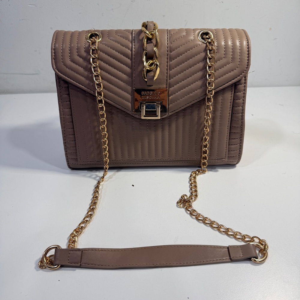 Badgley Mischka Quilted Vegan Crossbody Bag Chain Strap Details Toggle Clasp